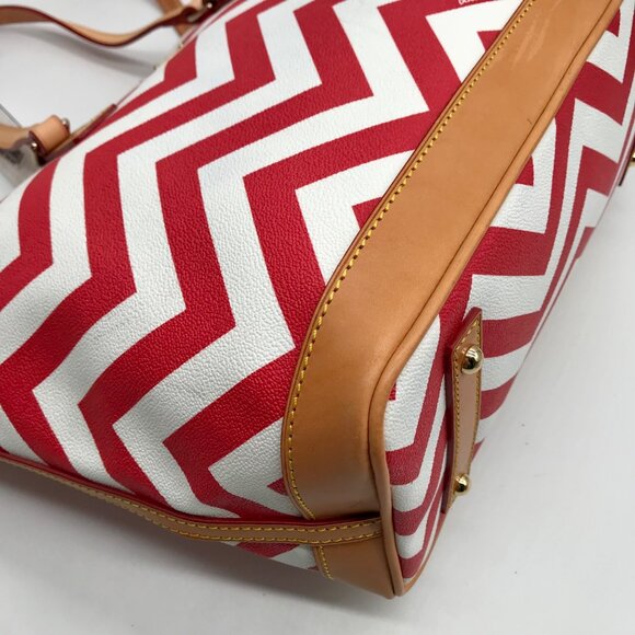 Dooney & Bourke Red Pebbled Grain Leather Striped Chevron Tote Bag With Wallet - Picture 7 of 10